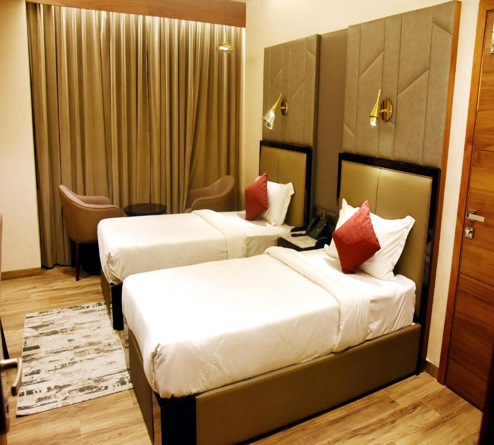 Hotel Palazzo Prime Tezpur Exterior foto